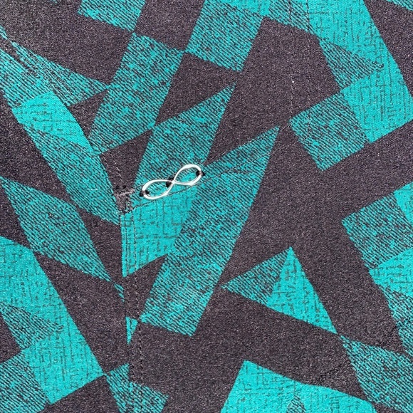 Scrub Top - Picture 2 of 3